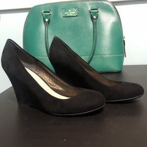 🍀4/$10 Fergalicous Black Velvet Round Toe Wedge